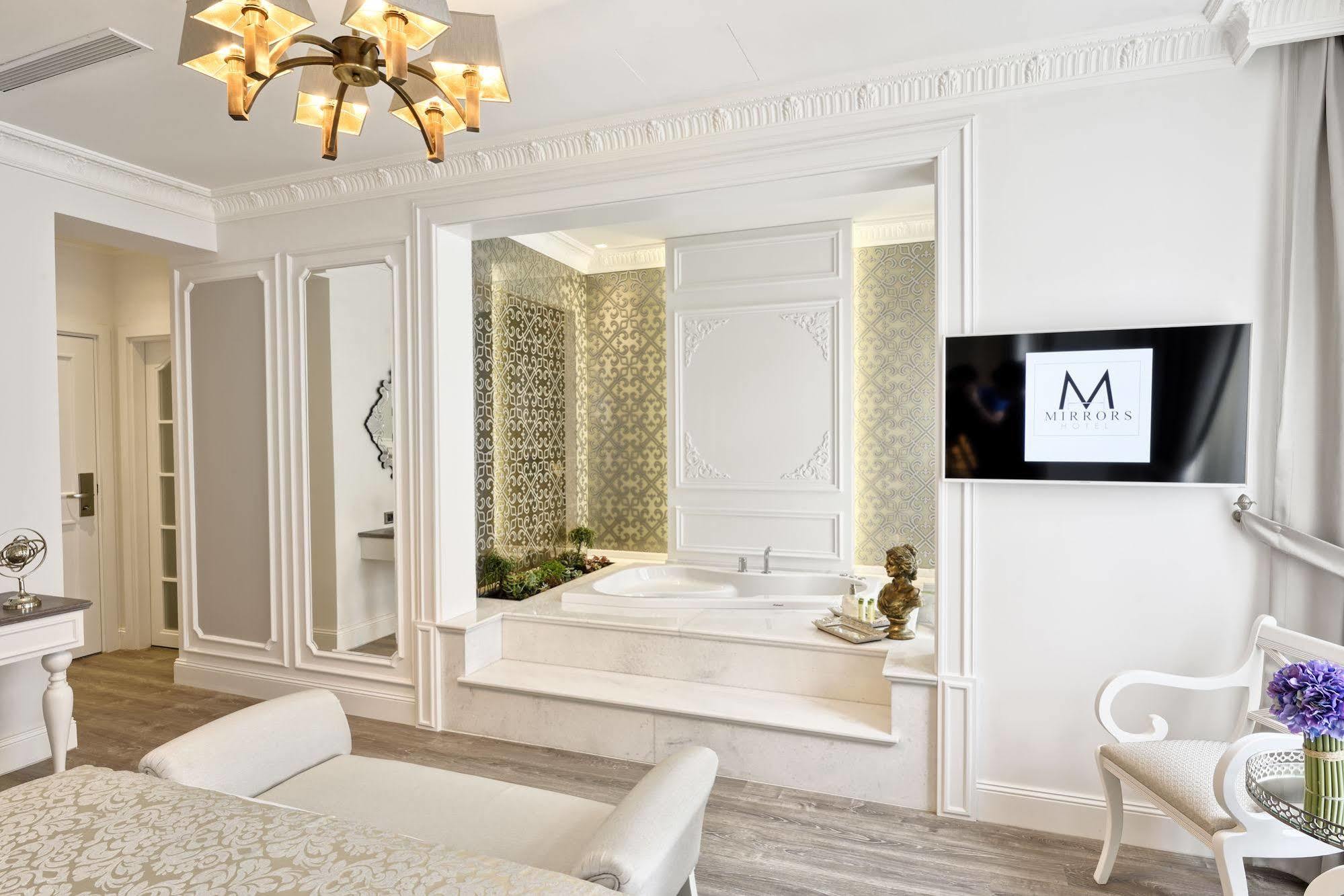 Mirrors Hotel Стамбул Екстер'єр фото
